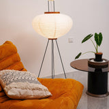 Stehlampe aus Reispapier