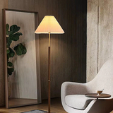 Moderne Stehlampe aus Reispapier