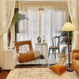 Moderne Stehlampe aus Reispapier