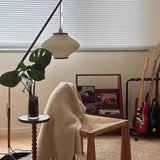 Stehlampe im mittelalterlichen Stil