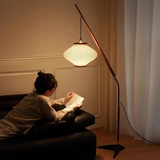 Stehlampe im mittelalterlichen Stil